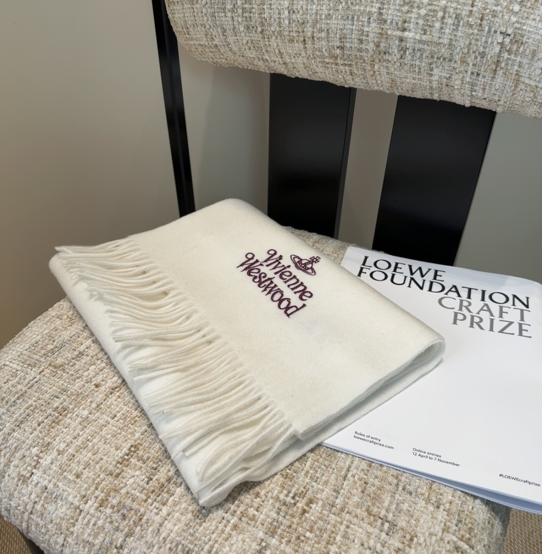 𝐕𝐢𝐯𝐢𝐞𝐧𝐧𝐞 𝐖𝐞𝐬𝐭𝐰𝐨𝐨𝐝🪐✨【薇薇安 · 西太后】极品山羊绒小围巾，送人自留都太高大上了😍重磅