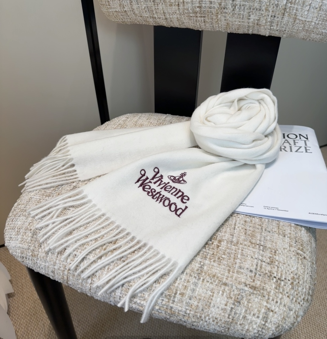 𝐕𝐢𝐯𝐢𝐞𝐧𝐧𝐞 𝐖𝐞𝐬𝐭𝐰𝐨𝐨𝐝🪐✨【薇薇安 · 西太后】极品山羊绒小围巾，送人自留都太高大上了😍重磅