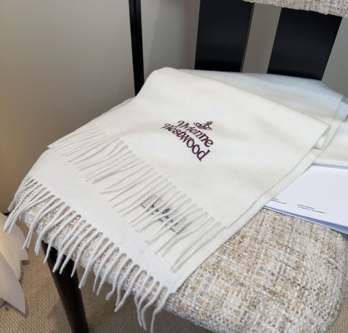 𝐕𝐢𝐯𝐢𝐞𝐧𝐧𝐞 𝐖𝐞𝐬𝐭𝐰𝐨𝐨𝐝🪐✨【薇薇安 · 西太后】极品山羊绒小围巾，送人自留都太高大上了😍重磅