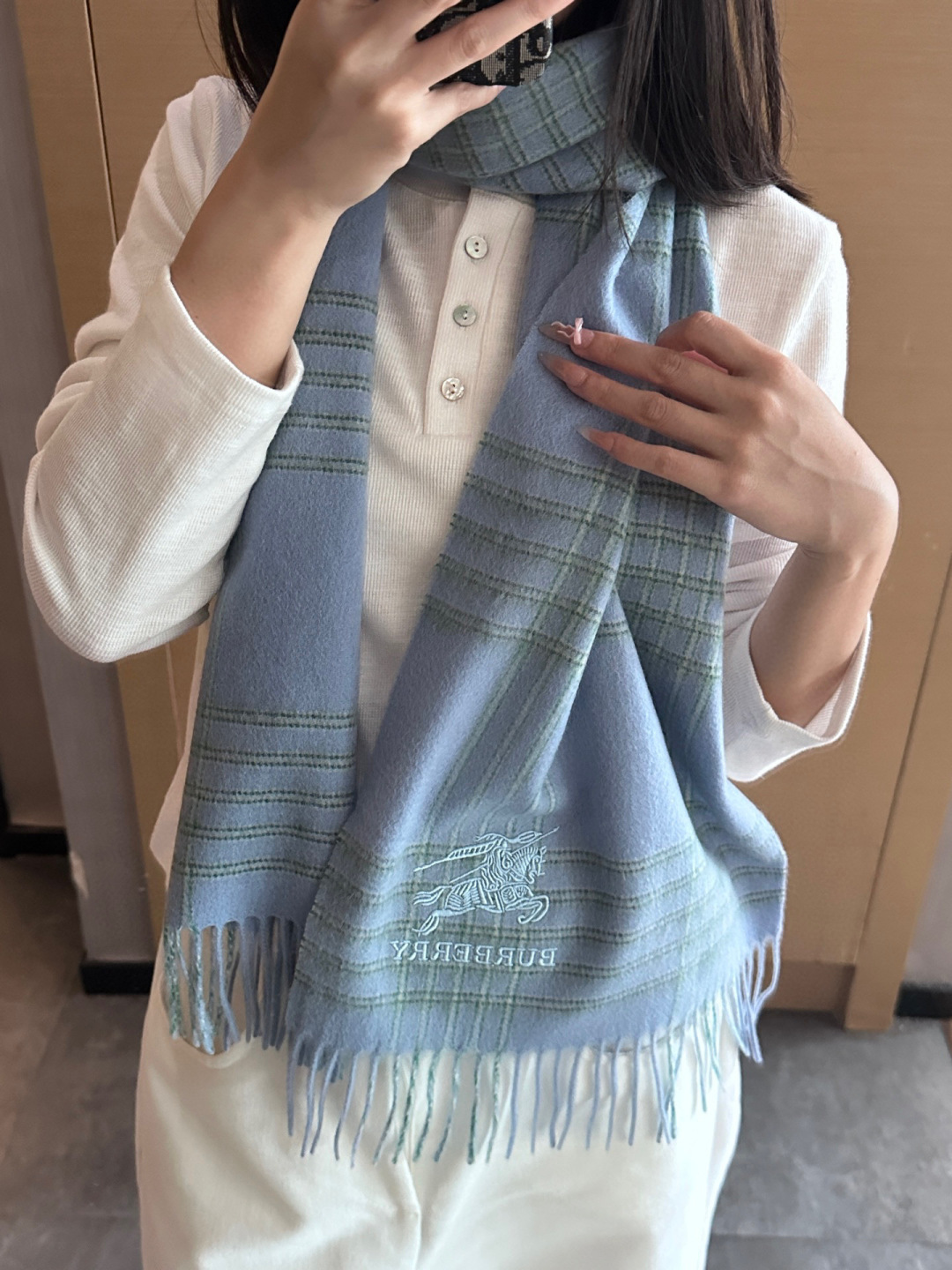 Burberry · 巴宝莉围巾❗️好看的要疯掉了，太有型太有魅力了❗️❗️非常斯文时尚的秋冬单品！真的