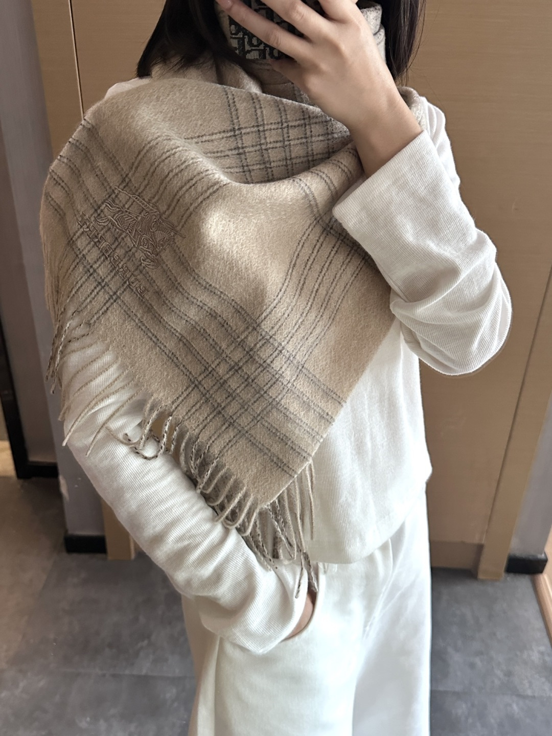 Burberry · 巴宝莉围巾❗️好看的要疯掉了，太有型太有魅力了❗️❗️非常斯文时尚的秋冬单品！真的