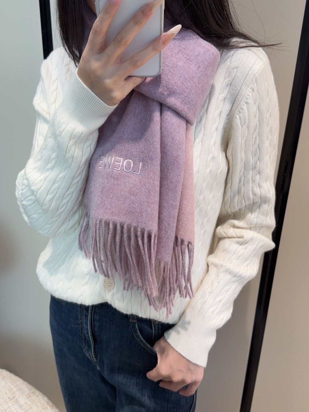 【▪Loewe · 罗意威难得一见的温柔配色，低调又不失优雅❗】重点推荐❗双面配色，一条围巾两种风格搭配