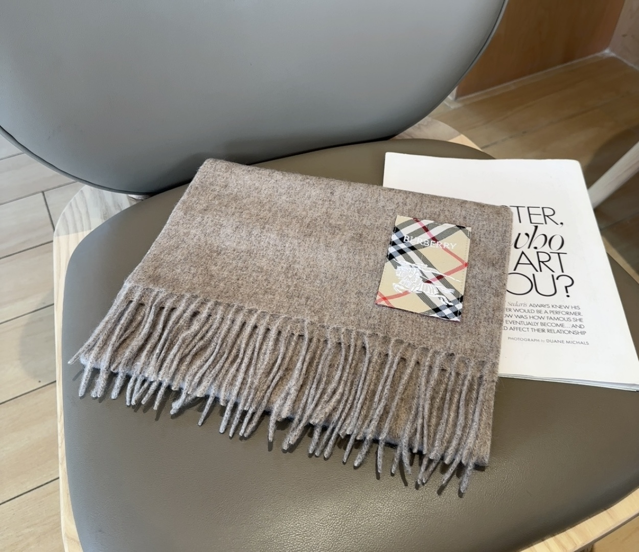 Burberry · 巴宝莉围巾❗️好看的要疯掉了，太有型太有魅力了❗️❗️非常斯文时尚的秋冬单品！真的