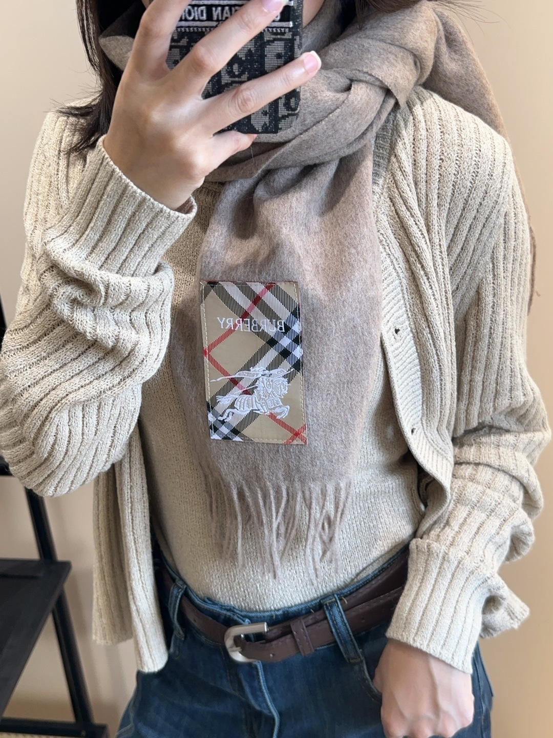 Burberry · 巴宝莉围巾❗️好看的要疯掉了，太有型太有魅力了❗️❗️非常斯文时尚的秋冬单品！真的