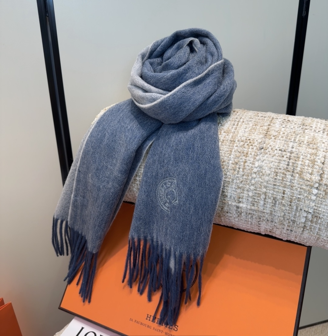 2025年Hermes · 爱马仕，难得一见的温柔配色，低调又不失优雅❗️】重点推荐❗️双边配色，一条围