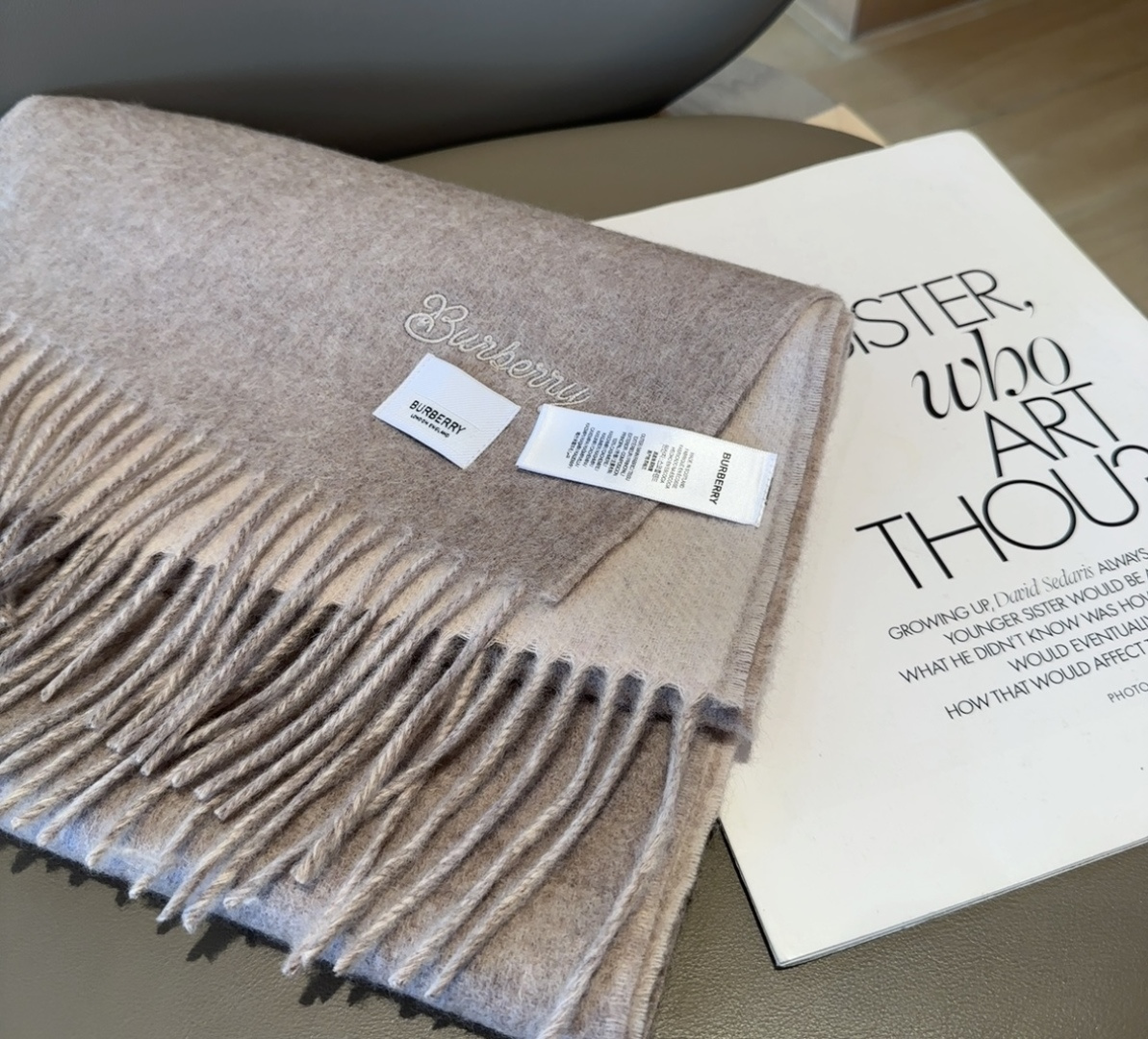 Burberry · 巴宝莉围巾❗️好看的要疯掉了，太有型太有魅力了❗️❗️非常斯文时尚的秋冬单品！真的