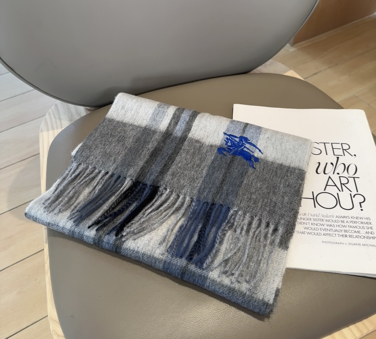 Burberry · 巴宝莉格子围巾❗️好看的要疯掉了，太有型太有魅力了❗️❗️非常斯文时尚的秋冬单品！