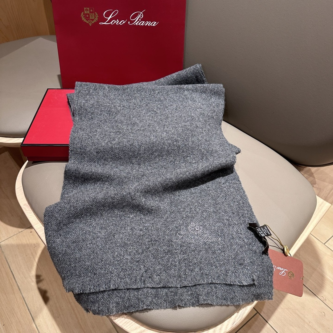 🆕Loro Piana · 【贸易公司尾单，极品山羊绒围巾披肩】送人自留都太高大上了😍重磅上新，爆款爆款