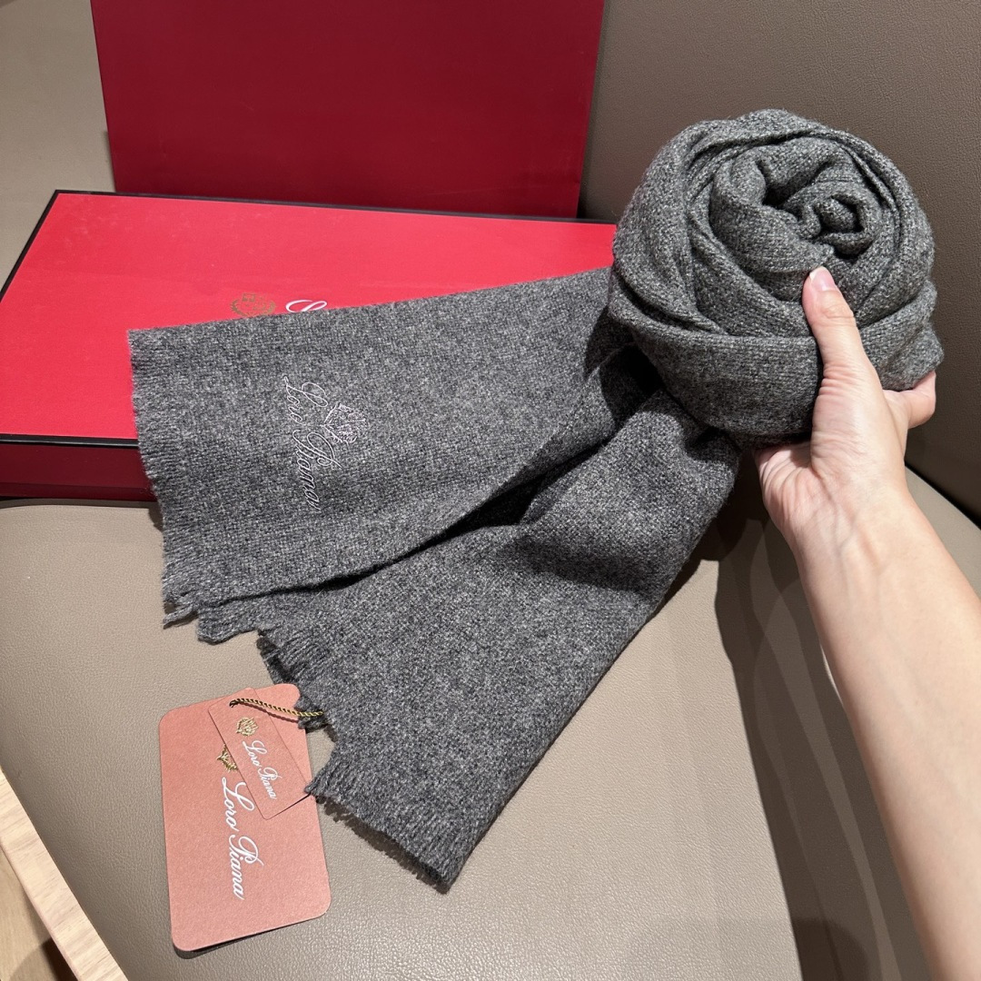 🆕Loro Piana · 【贸易公司尾单，极品山羊绒围巾披肩】送人自留都太高大上了😍重磅上新，爆款爆款