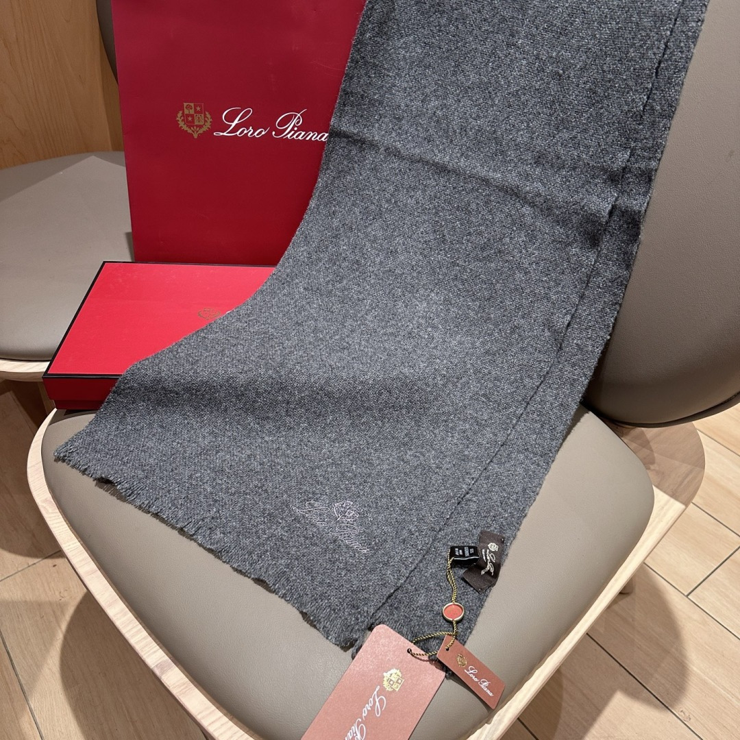🆕Loro Piana · 【贸易公司尾单，极品山羊绒围巾披肩】送人自留都太高大上了😍重磅上新，爆款爆款