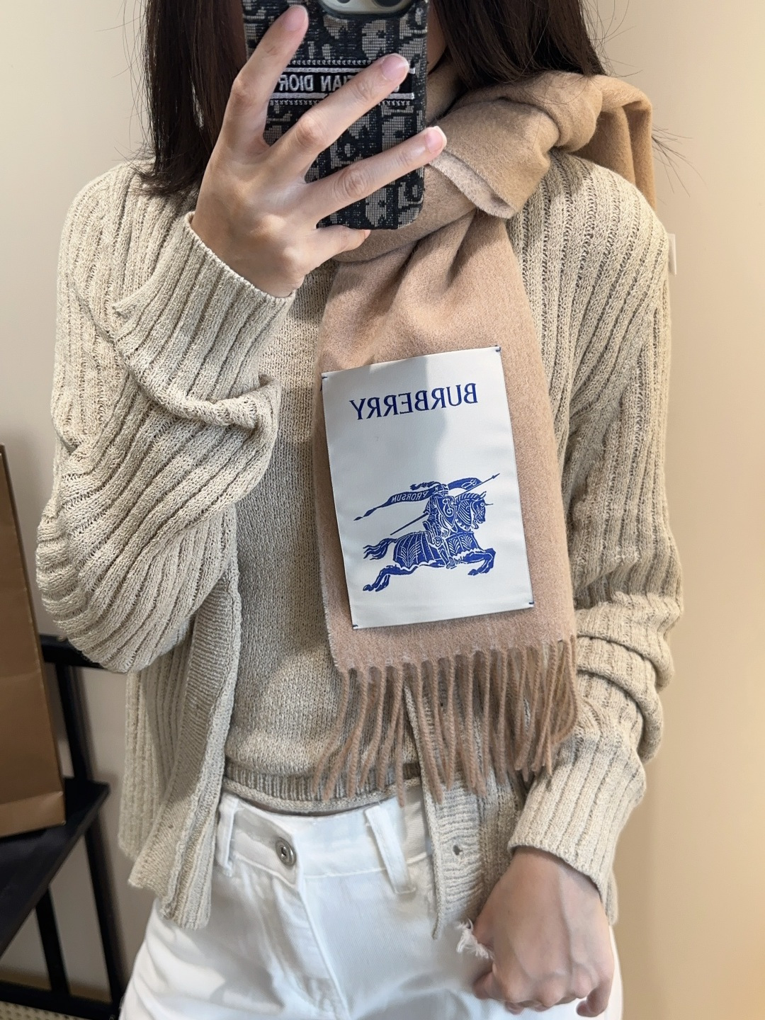 Burberry · 巴宝莉围巾❗️好看的要疯掉了，太有型太有魅力了❗️❗️非常斯文时尚的秋冬单品！真的