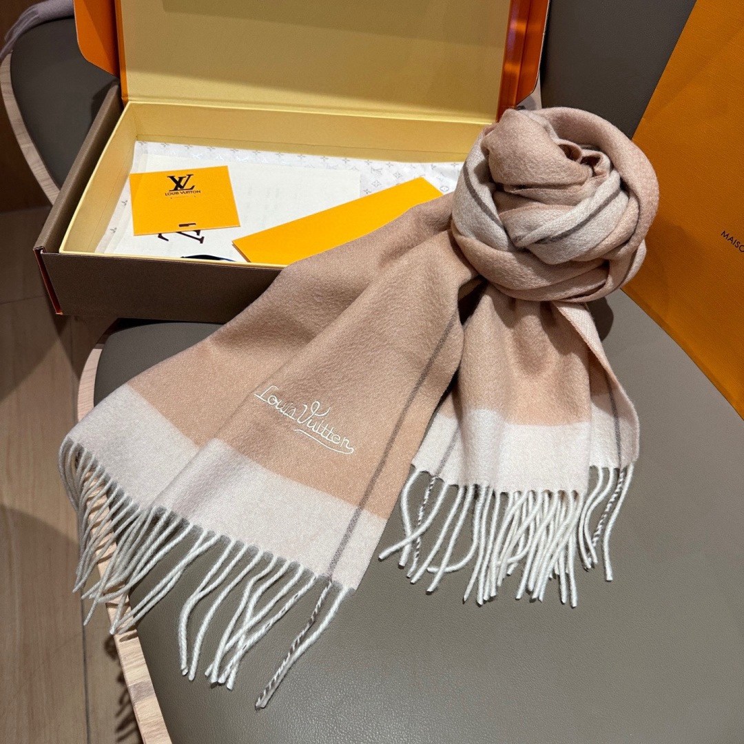 【▪️家属福利来了！！Lv 高端重磅围巾！】怒赞推荐，激动~！！下手绝对要快，同工艺难度大，超级无敌软糯