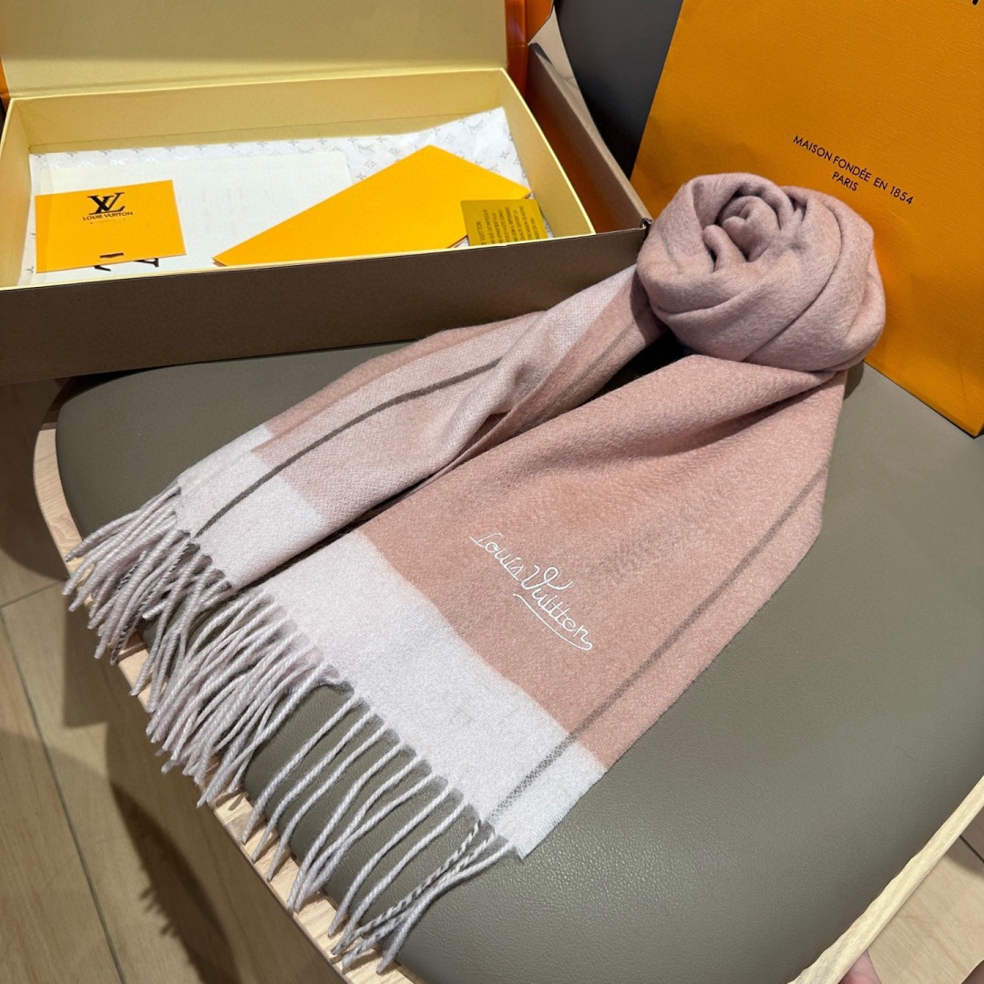 【▪️家属福利来了！！Lv 高端重磅围巾！】怒赞推荐，激动~！！下手绝对要快，同工艺难度大，超级无敌软糯