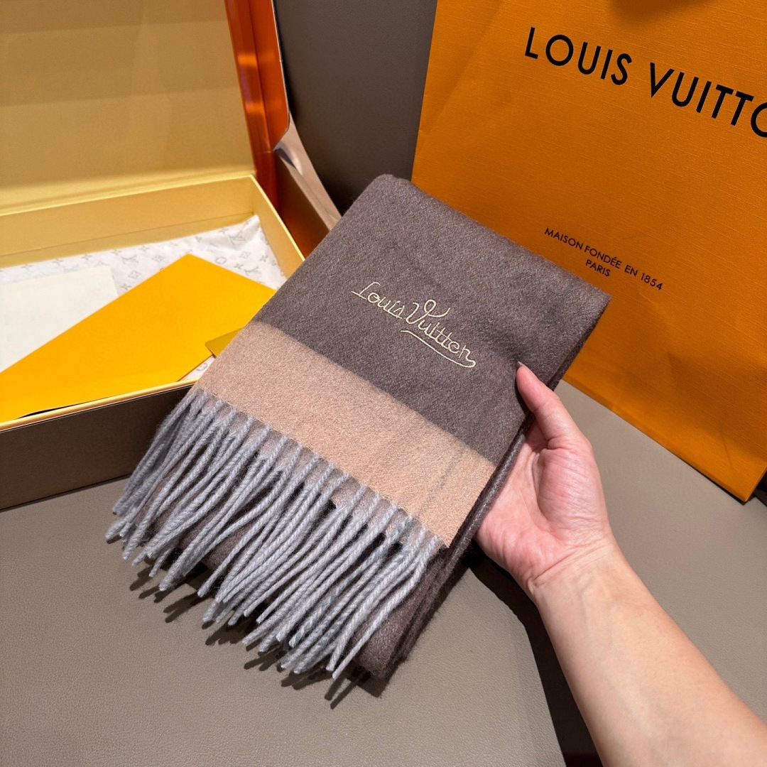 【▪️家属福利来了！！Lv 高端重磅围巾！】怒赞推荐，激动~！！下手绝对要快，同工艺难度大，超级无敌软糯