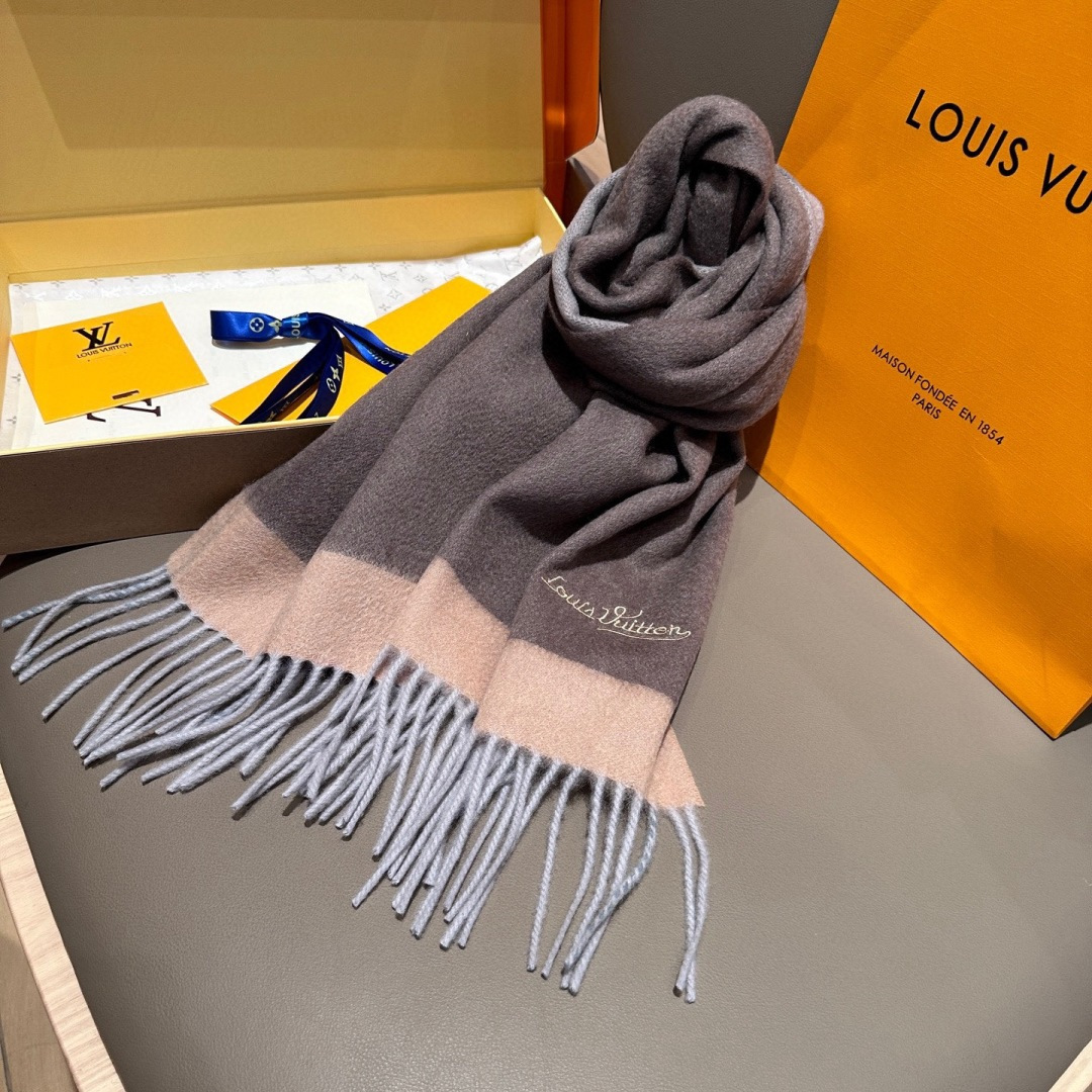 【▪️家属福利来了！！Lv 高端重磅围巾！】怒赞推荐，激动~！！下手绝对要快，同工艺难度大，超级无敌软糯