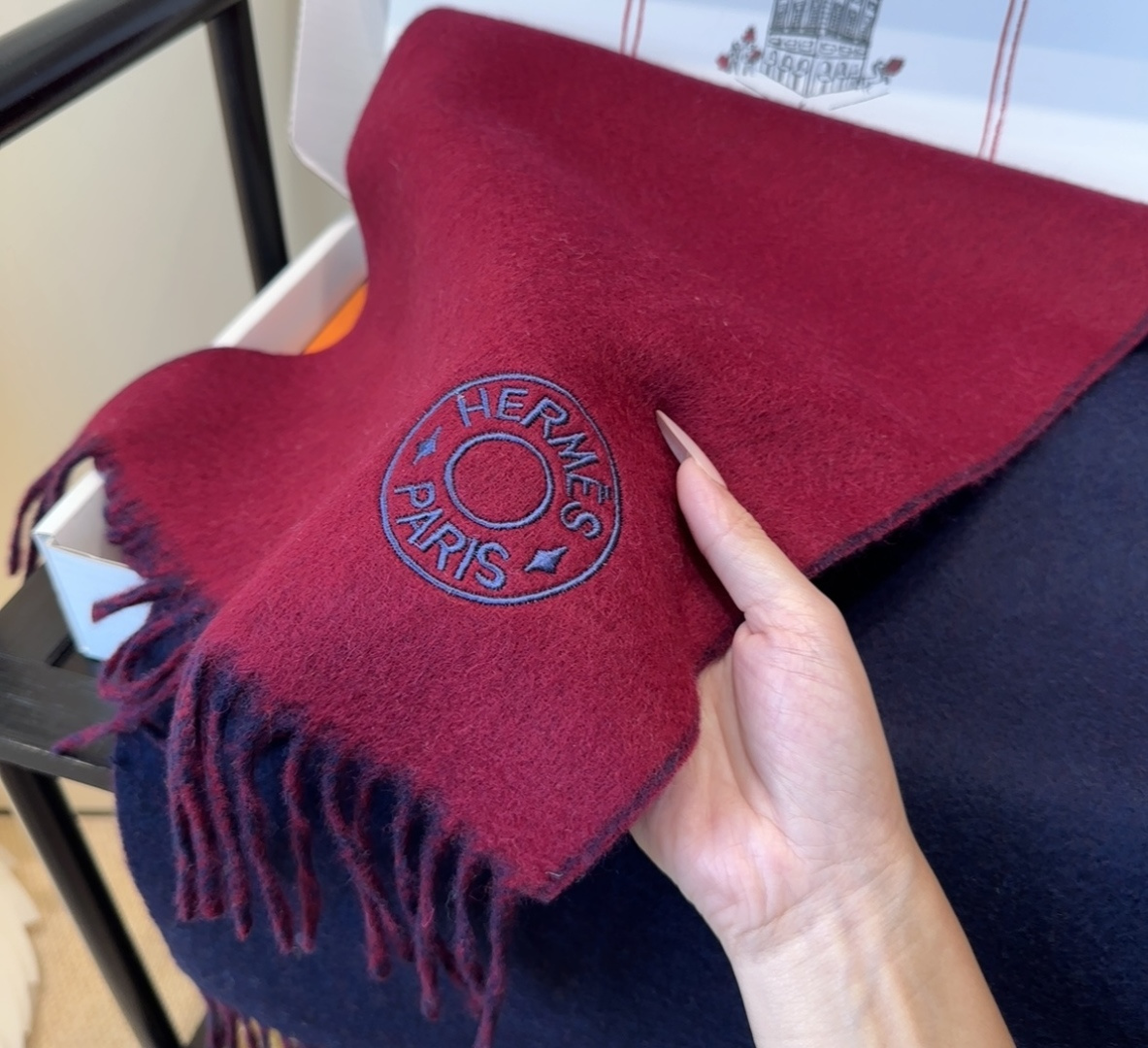 2025年Hermes · 爱马仕，难得一见的温柔配色，低调又不失优雅❗️】重点推荐❗️双边配色，一条围