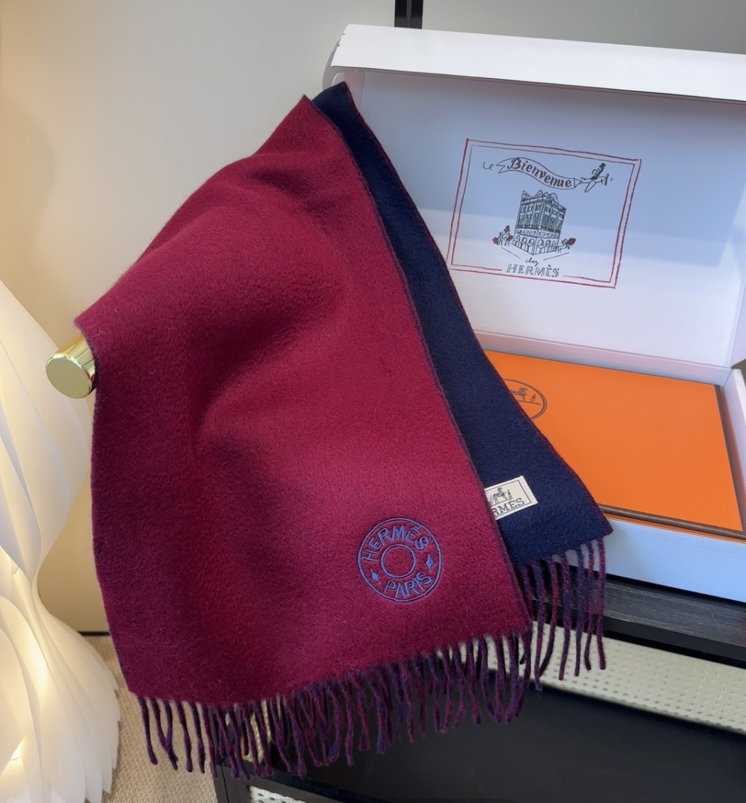 2025年Hermes · 爱马仕，难得一见的温柔配色，低调又不失优雅❗️】重点推荐❗️双边配色，一条围