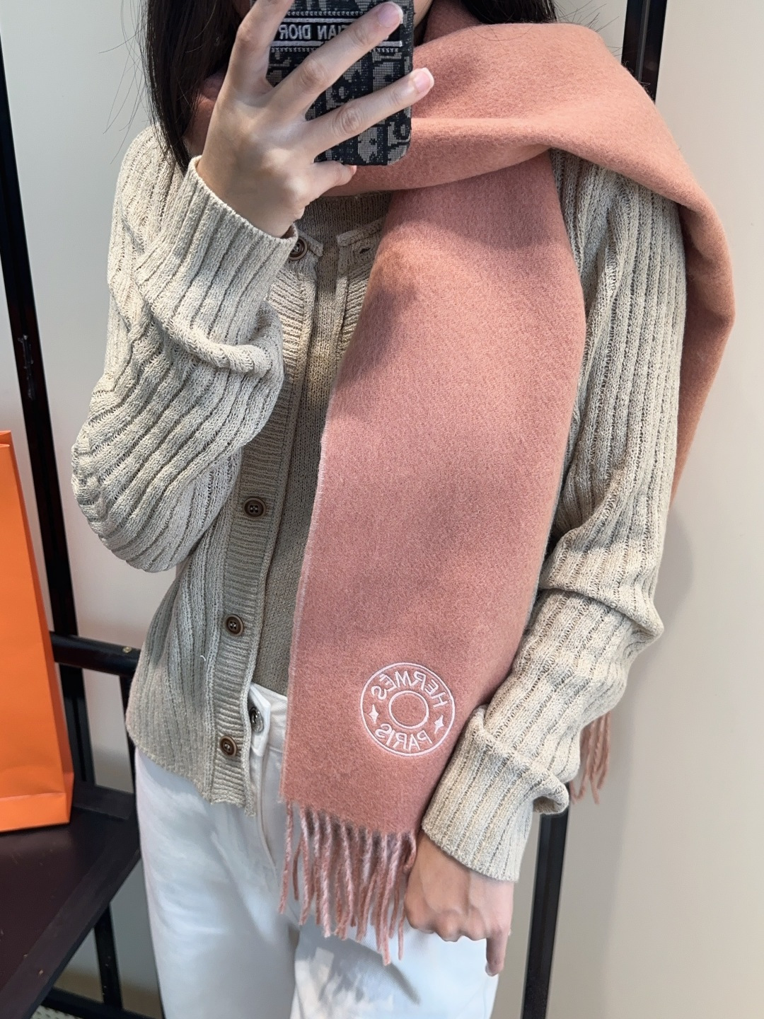 2025年Hermes · 爱马仕，难得一见的温柔配色，低调又不失优雅❗️】重点推荐❗️双边配色，一条围