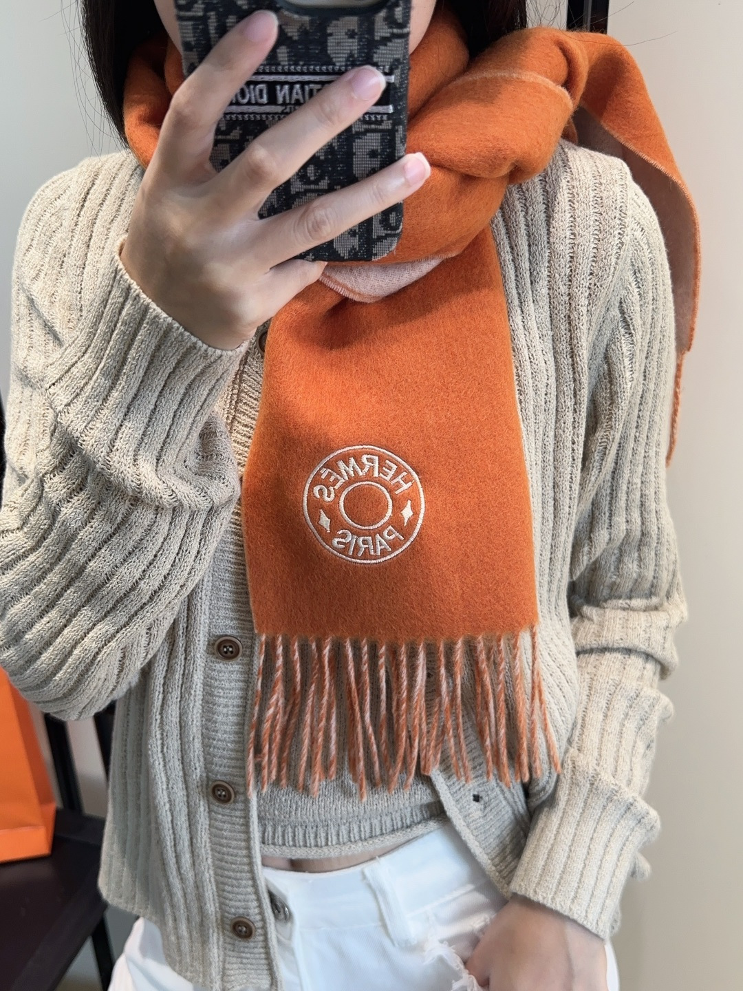 2025年Hermes · 爱马仕，难得一见的温柔配色，低调又不失优雅❗️】重点推荐❗️双边配色，一条围