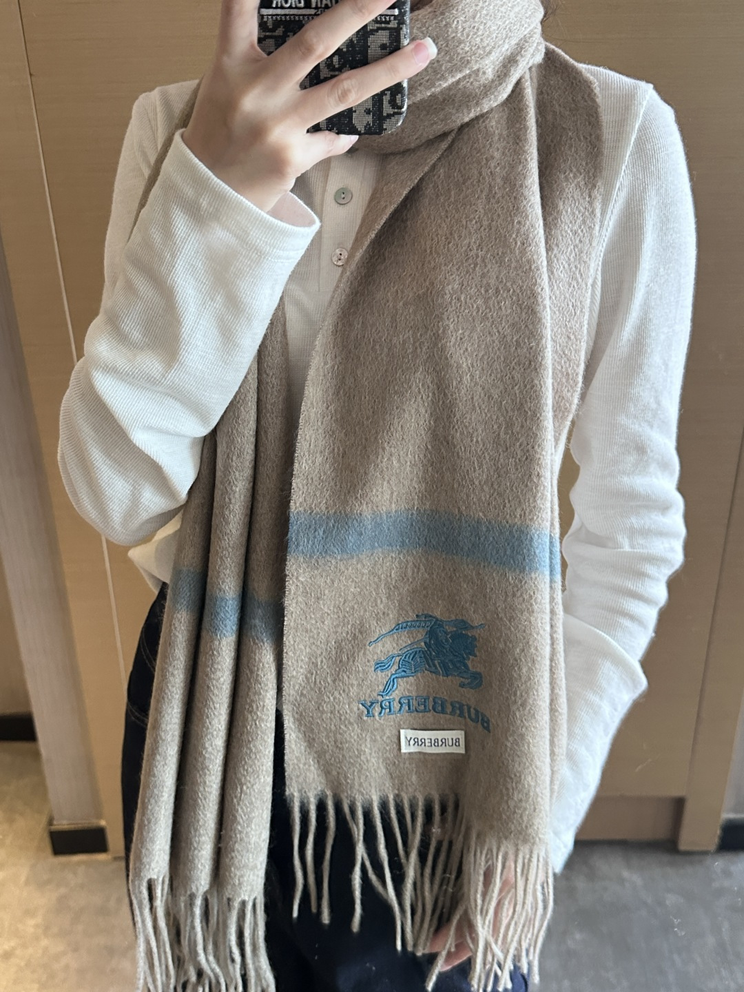 Burberry · 巴宝莉围巾❗️好看的要疯掉了，太有型太有魅力了❗️❗️非常斯文时尚的秋冬单品！真的