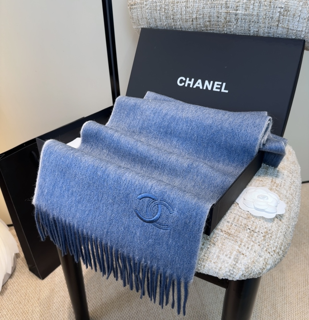 【▪Chanel · 香奈儿难得一见的温柔配色，超级迷恋❗️气质低调恬静又不失优雅❗️】重点推荐❗️高级