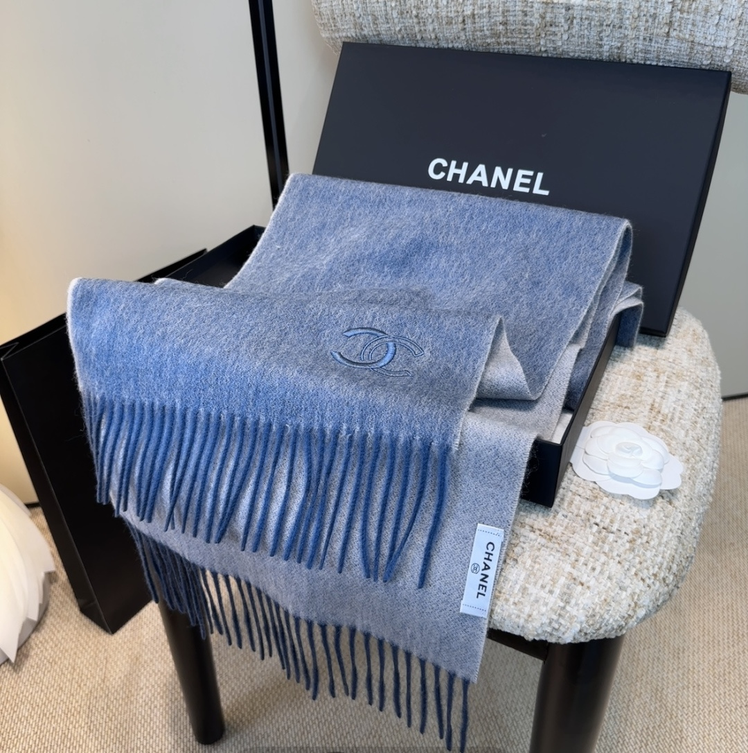 【▪Chanel · 香奈儿难得一见的温柔配色，超级迷恋❗️气质低调恬静又不失优雅❗️】重点推荐❗️高级