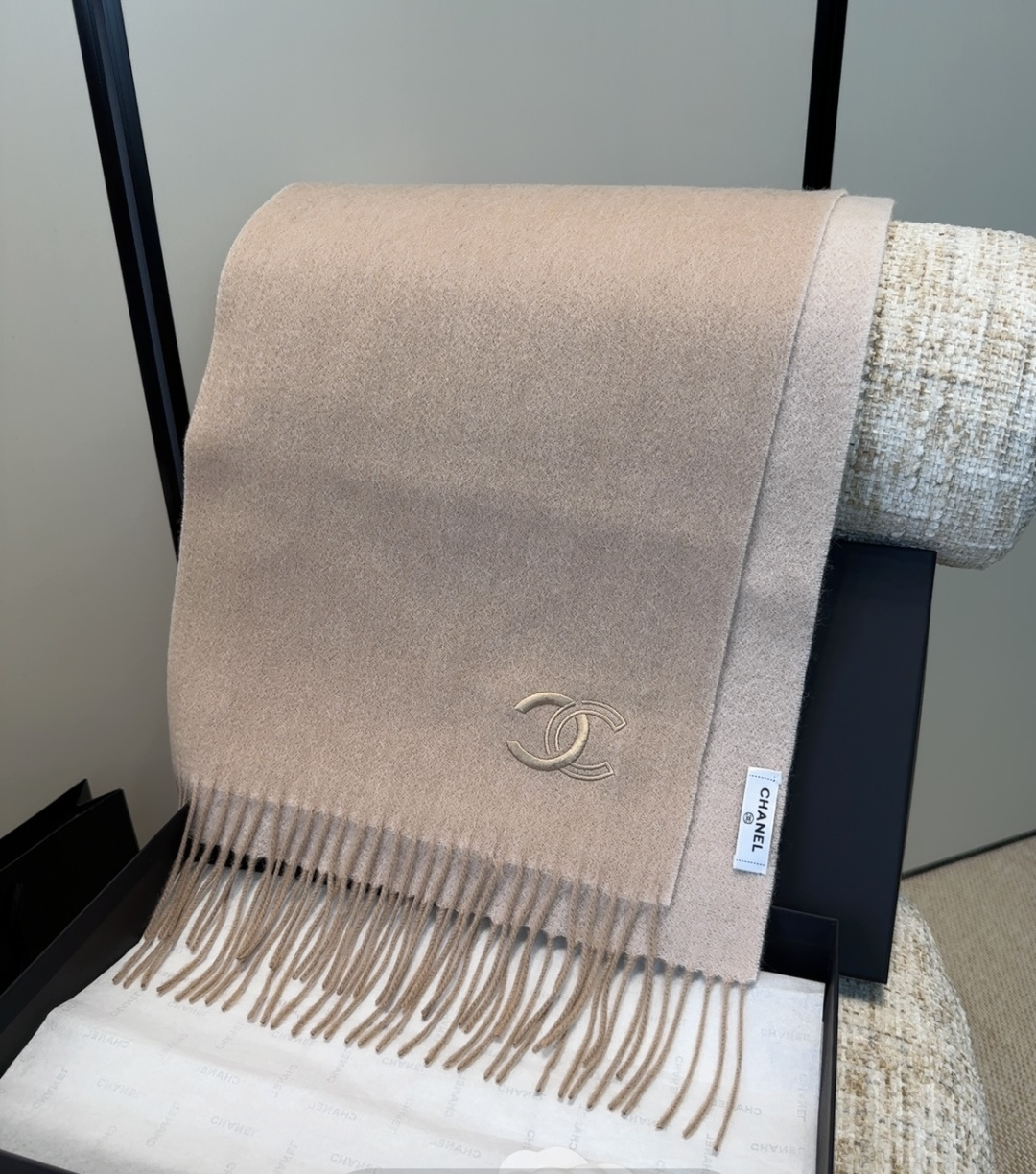 【▪Chanel · 香奈儿难得一见的温柔配色，超级迷恋❗️气质低调恬静又不失优雅❗️】重点推荐❗️高级