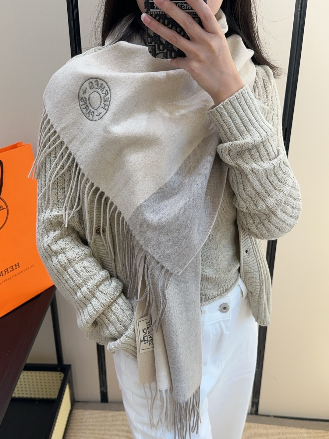 2025年Hermes · 爱马仕，难得一见的温柔配色，低调又不失优雅❗️】重点推荐❗️双边配色，一条围