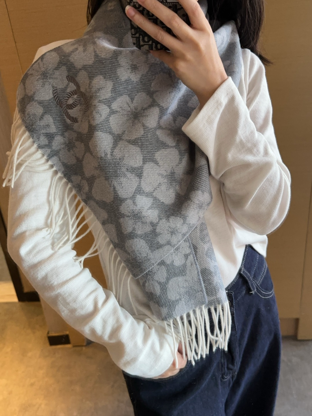 上新！2025秋冬香奈儿男女同款，同步，高端羊绒针织围巾！ 可正式，可随意，非常Classical的设计