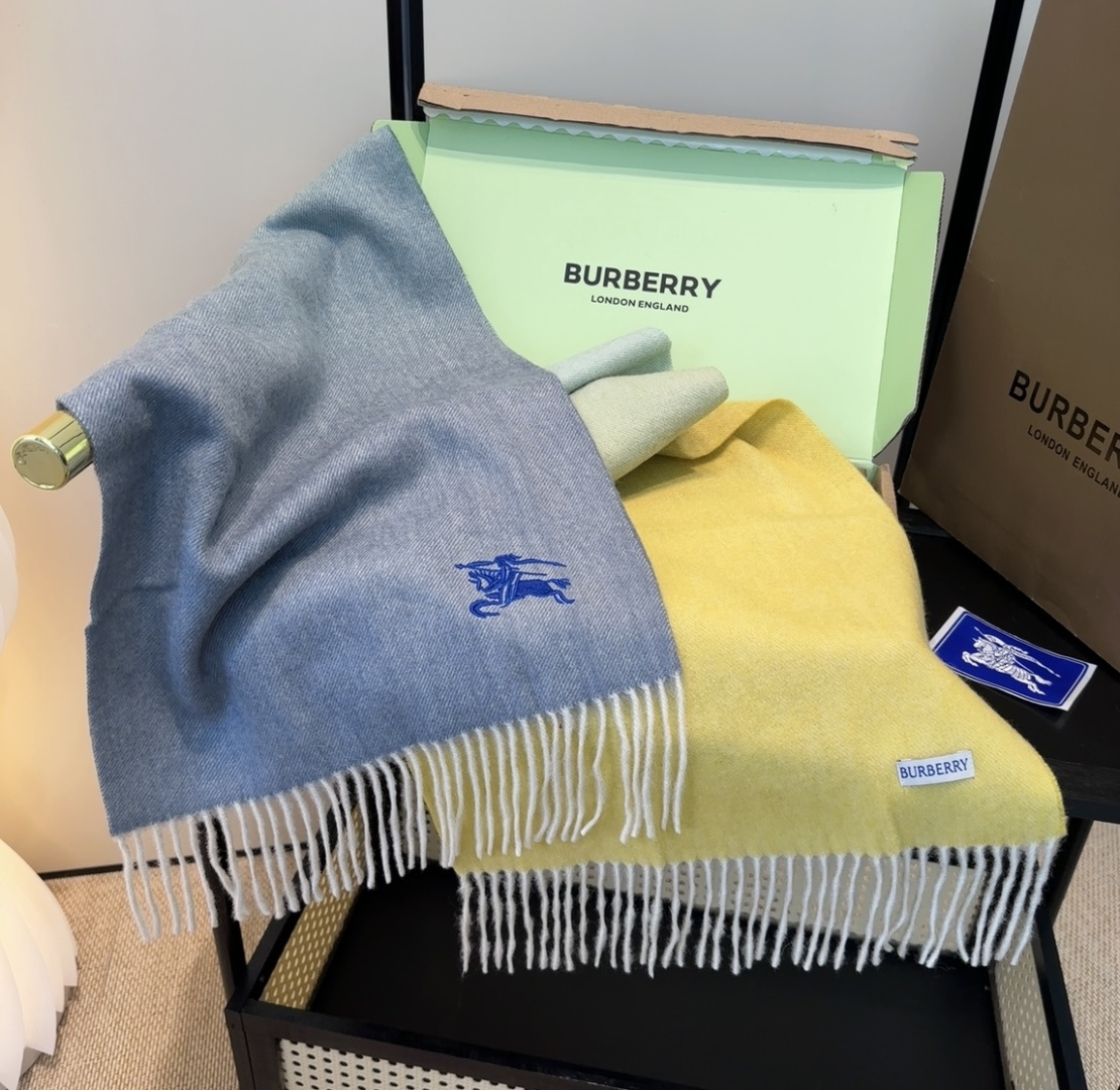 【▪️家属福利来了！！巴宝莉高端重磅男士围巾！】怒赞推荐，激动~！！下手绝对要快，同步专柜，最高端的男士