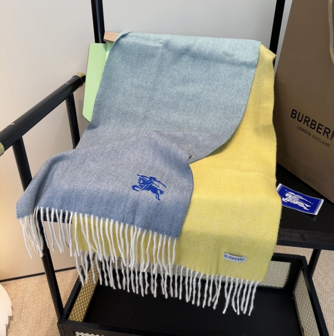 【▪️家属福利来了！！巴宝莉高端重磅男士围巾！】怒赞推荐，激动~！！下手绝对要快，同步专柜，最高端的男士