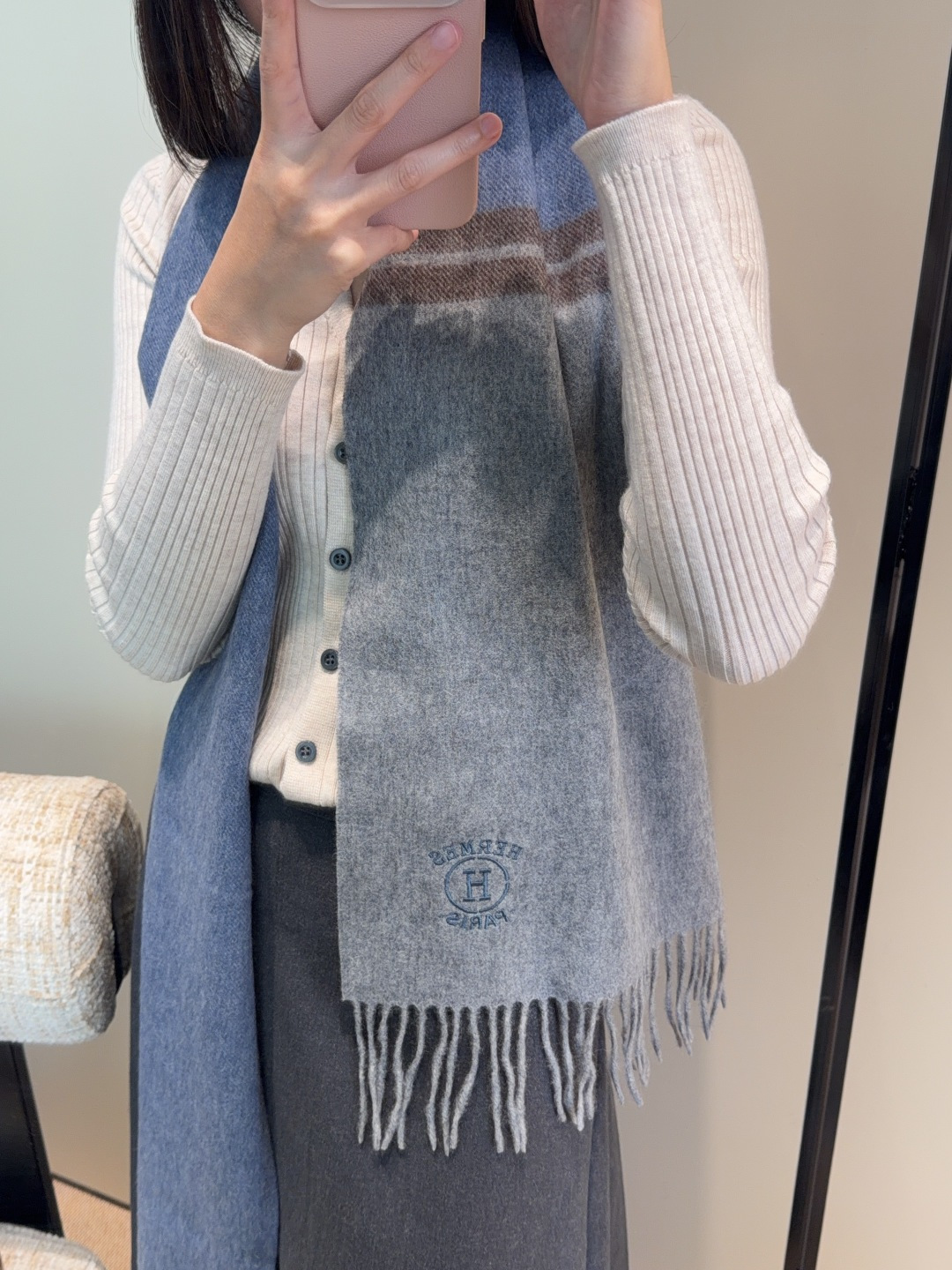 2025年Hermes · 爱马仕，难得一见的温柔配色，低调又不失优雅❗️】重点推荐❗️双边配色，一条围