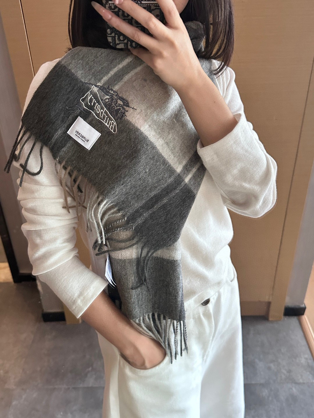 Burberry · 巴宝莉格子围巾❗️好看的要疯掉了，太有型太有魅力了❗️❗️非常斯文时尚的秋冬单品！