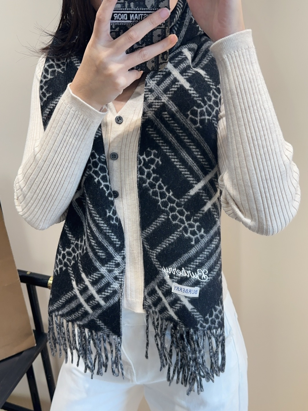 Burberry · 巴宝莉围巾❗️好看的要疯掉了，太有型太有魅力了❗️❗️非常斯文时尚的秋冬单品！真的