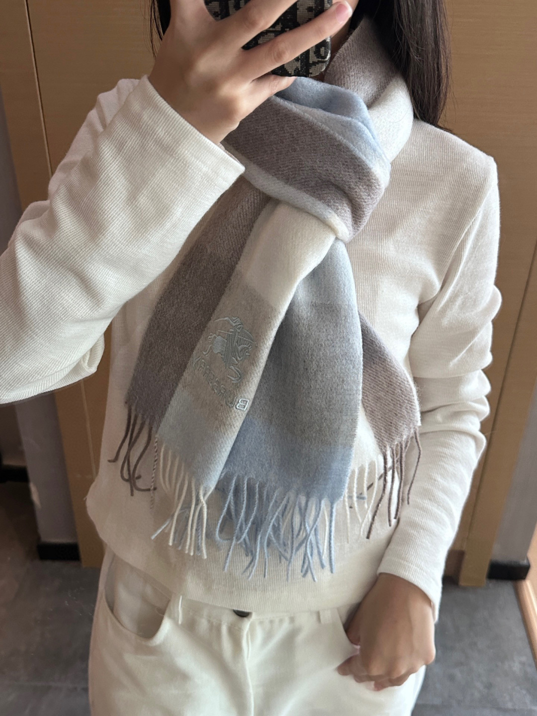 Burberry · 巴宝莉围巾❗️好看的要疯掉了，太有型太有魅力了❗️❗️非常斯文时尚的秋冬单品！真的