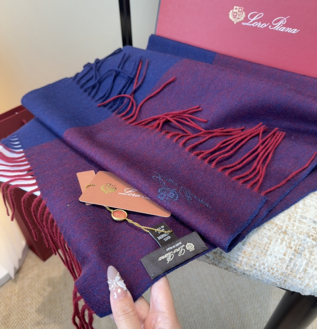 🆕Loro Piana · 【贸易公司尾单，极品山羊绒围巾披肩】送人自留都太高大上了😍重磅上新，爆款爆款
