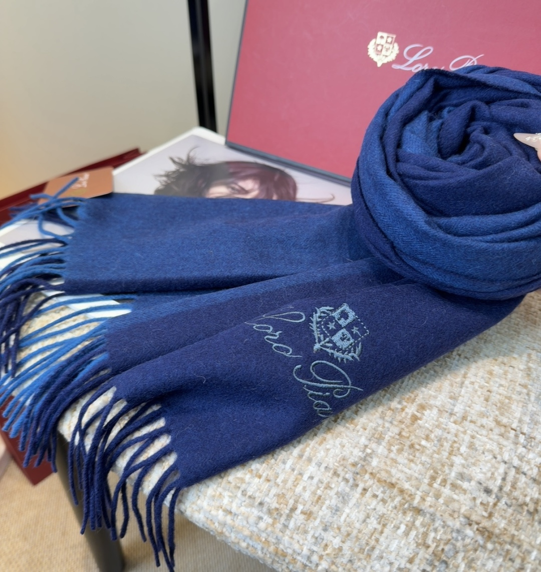 🆕Loro Piana · 【贸易公司尾单，极品山羊绒围巾披肩】送人自留都太高大上了😍重磅上新，爆款爆款