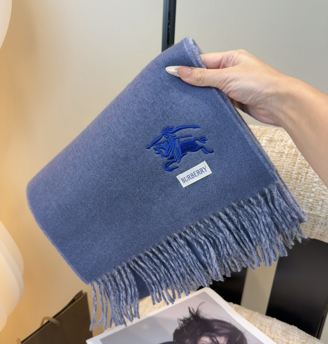 【▪️家属福利来了！！巴宝莉高端重磅男士围巾！】怒赞推荐，激动~！！下手绝对要快，同步专柜，最高端的男士