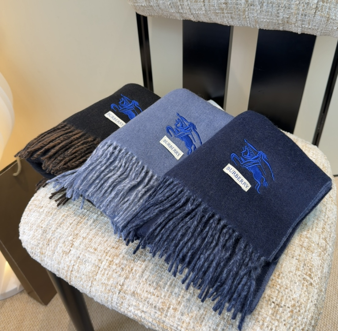 【▪️家属福利来了！！巴宝莉高端重磅男士围巾！】怒赞推荐，激动~！！下手绝对要快，同步专柜，最高端的男士