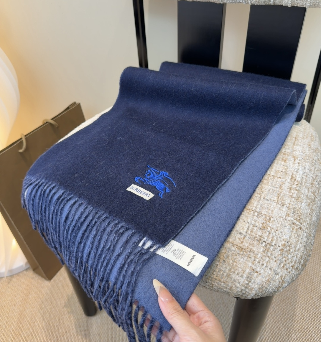 【▪️家属福利来了！！巴宝莉高端重磅男士围巾！】怒赞推荐，激动~！！下手绝对要快，同步专柜，最高端的男士