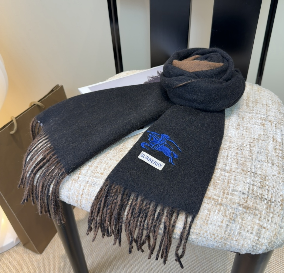 【▪️家属福利来了！！巴宝莉高端重磅男士围巾！】怒赞推荐，激动~！！下手绝对要快，同步专柜，最高端的男士