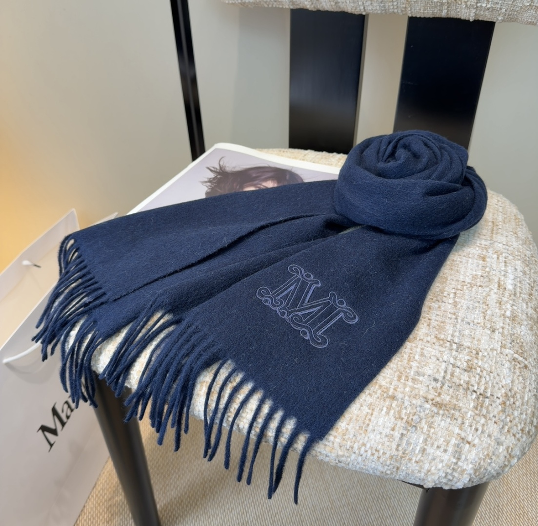 ✨MaxMara经典围巾❗来个硬货.麻溜的安排上.纯正出口❗原订单已经交货一批，其中一批刚过海关，直蹦英