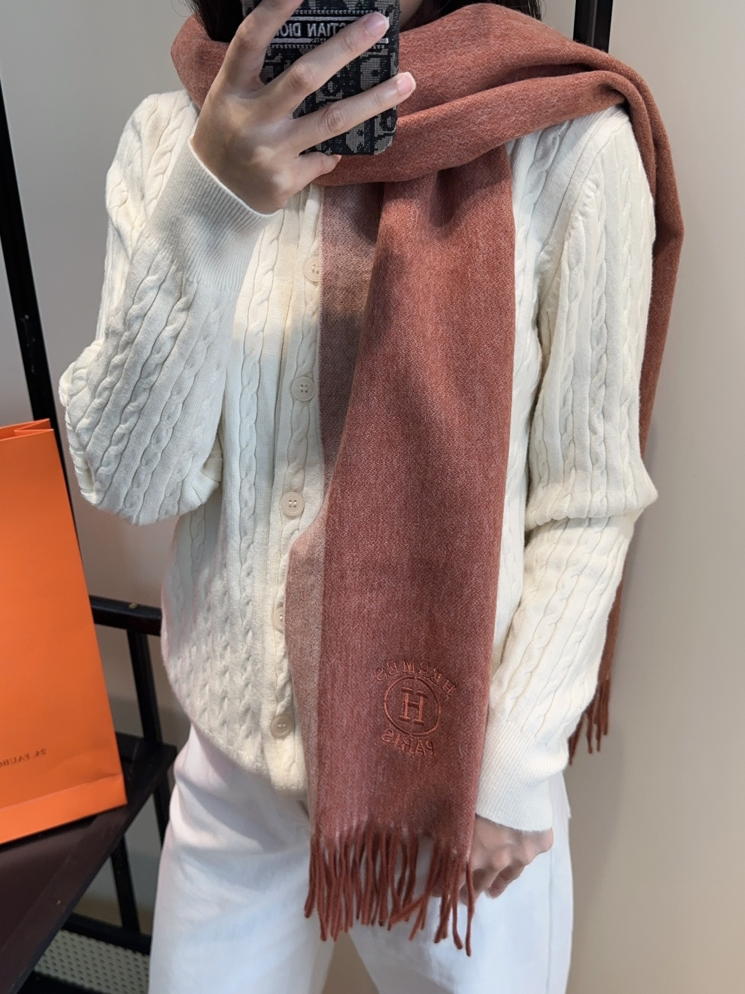 2025年Hermes · 爱马仕，难得一见的温柔配色，低调又不失优雅❗️】重点推荐❗️双边配色，一条围