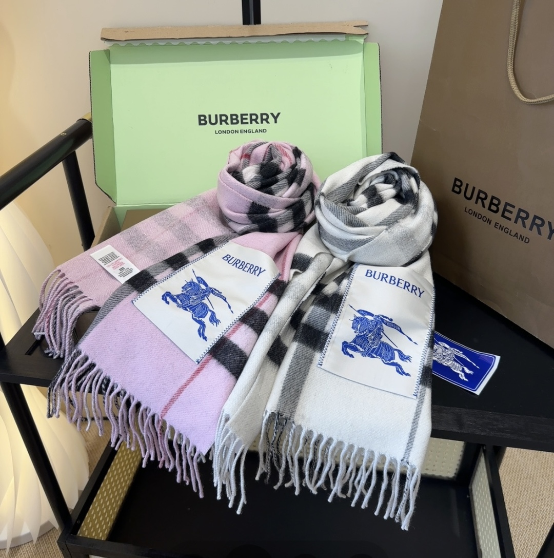 【▪️家属福利来了！！巴宝莉高端重磅男士围巾！】怒赞推荐，激动~！！下手绝对要快，同步专柜，最高端的男士