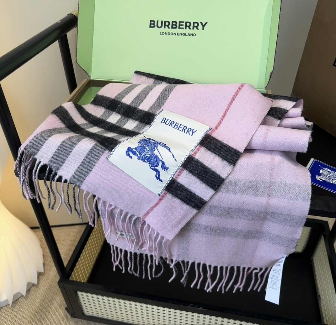 【▪️家属福利来了！！巴宝莉高端重磅男士围巾！】怒赞推荐，激动~！！下手绝对要快，同步专柜，最高端的男士