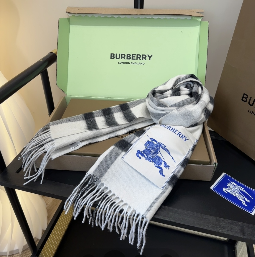 【▪️家属福利来了！！巴宝莉高端重磅男士围巾！】怒赞推荐，激动~！！下手绝对要快，同步专柜，最高端的男士