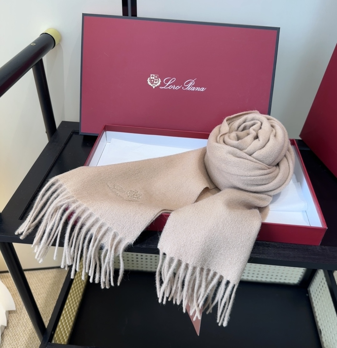 🆕Loro Piana · 【贸易公司尾单，极品山羊绒围巾披肩】送人自留都太高大上了😍重磅上新，爆款爆款