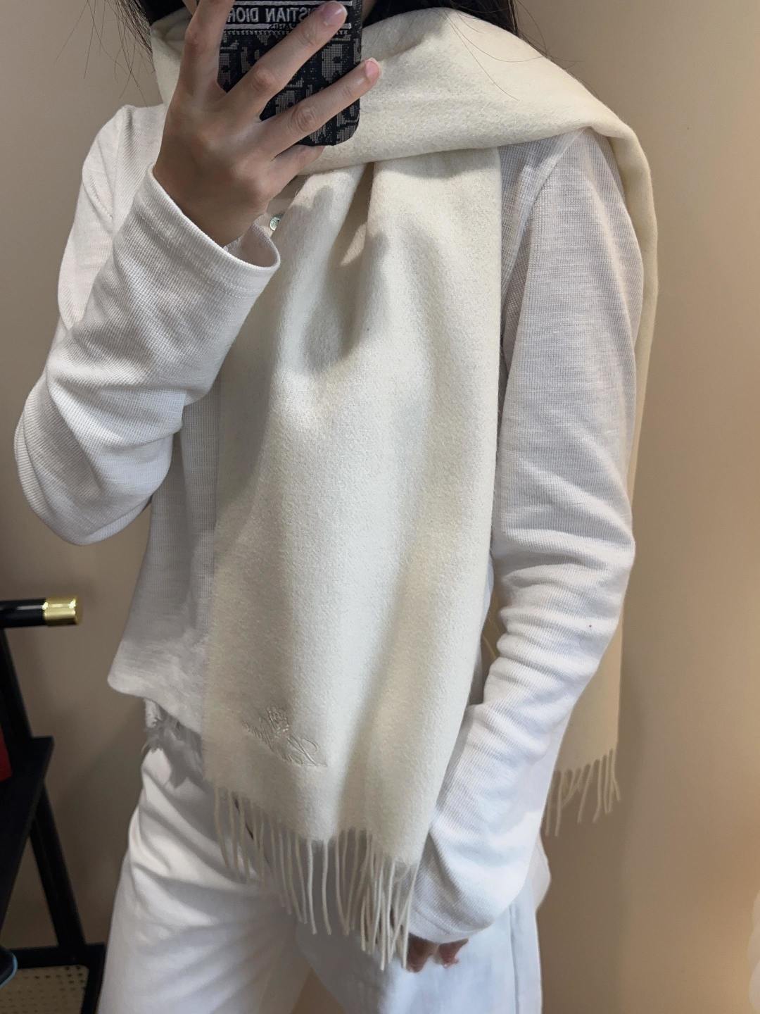 🆕Loro Piana · 【贸易公司尾单，极品山羊绒围巾披肩】送人自留都太高大上了😍重磅上新，爆款爆款