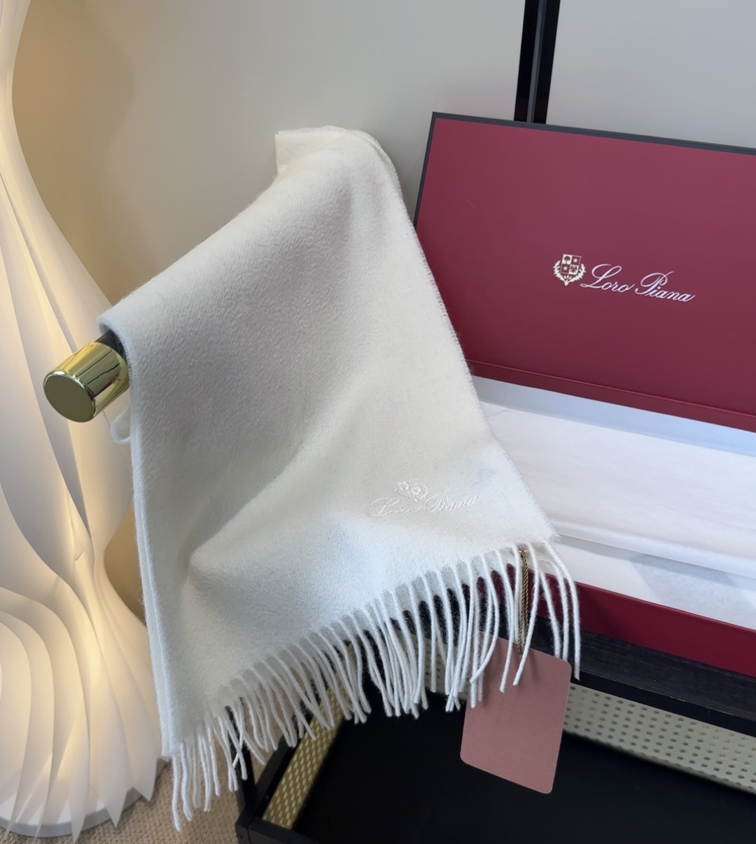 🆕Loro Piana · 【贸易公司尾单，极品山羊绒围巾披肩】送人自留都太高大上了😍重磅上新，爆款爆款