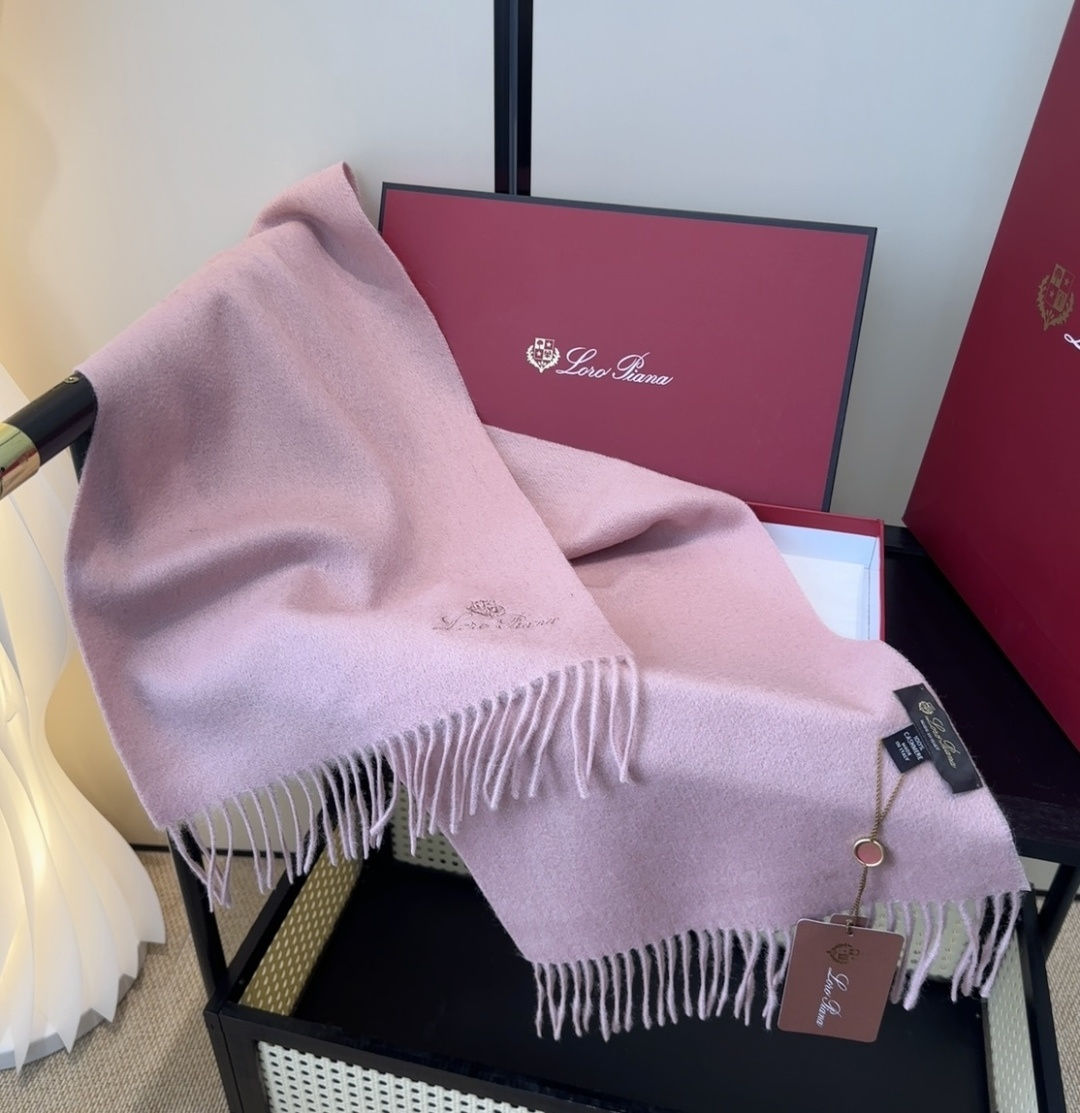 🆕Loro Piana · 【贸易公司尾单，极品山羊绒围巾披肩】送人自留都太高大上了😍重磅上新，爆款爆款